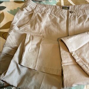 Cabelas Men's outdoor Tan cargo Pants